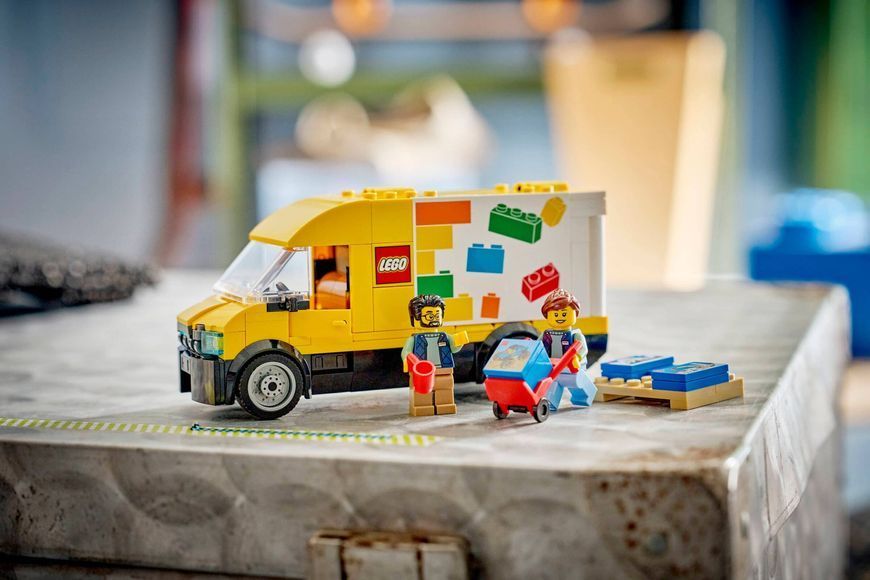 Конструктор&nbsp;LEGO&nbsp;City&nbsp;Фургон LEGO (60500) 60500 фото