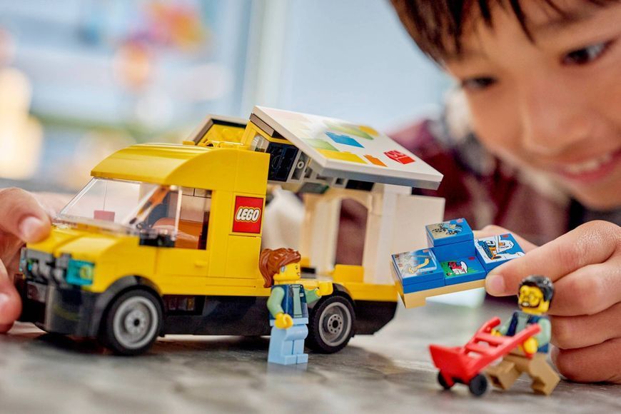 Конструктор&nbsp;LEGO&nbsp;City&nbsp;Фургон LEGO (60500) 60500 фото