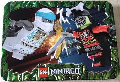Набір мініфігурок LEGO Ninjago Zane vs. Bone King metal box (112402) 112402 фото