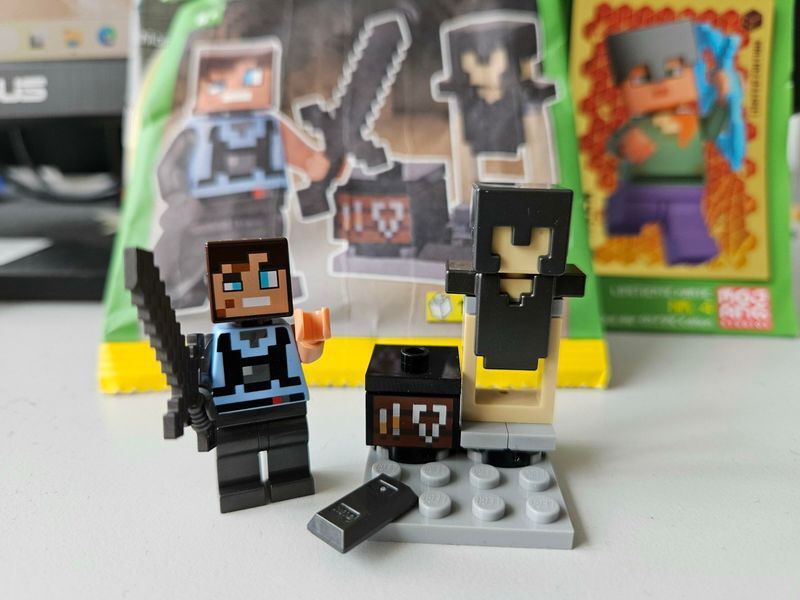 LEGO Minecraft Blacksmith with Armor and Smithing Table L0002250 фото