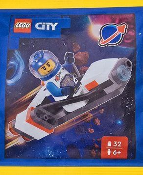 Конструктор с минифигуркой LEGO CITY City Astronaut with Space Hoverbike (952504), полибег 952504 фото